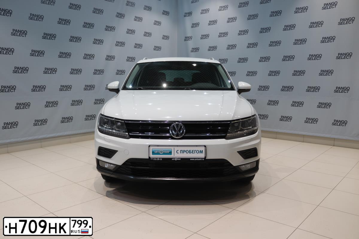 Фото автомобиля VOLKSWAGEN TIGUAN, 2018 — госномер В555КВ252. Цвет: Белый