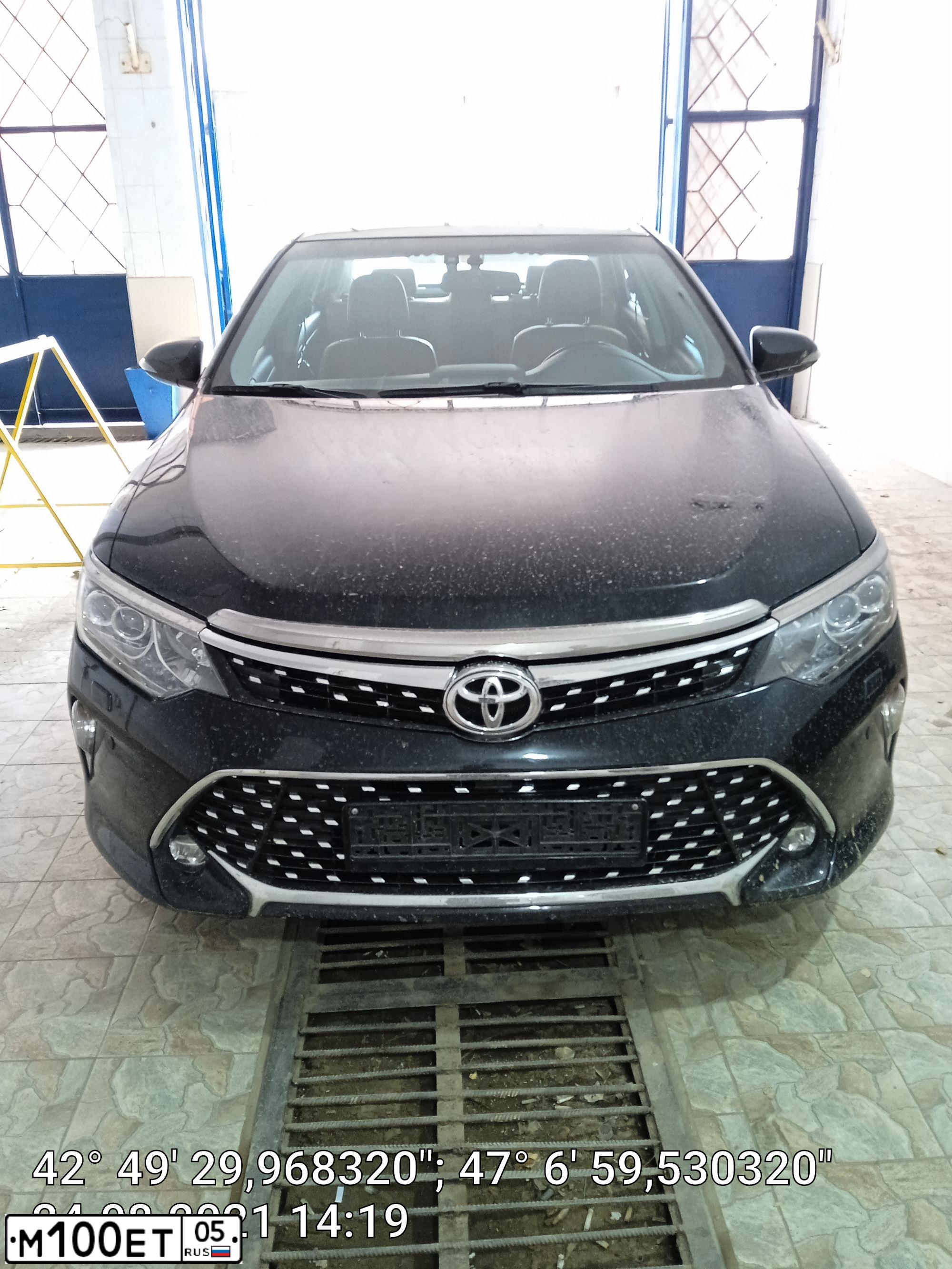 Фото автомобиля TOYOTA CAMRY, 2013 — госномер Т225ТТ05. Цвет: ЧЕРНЫЙ МЕТАЛЛИК