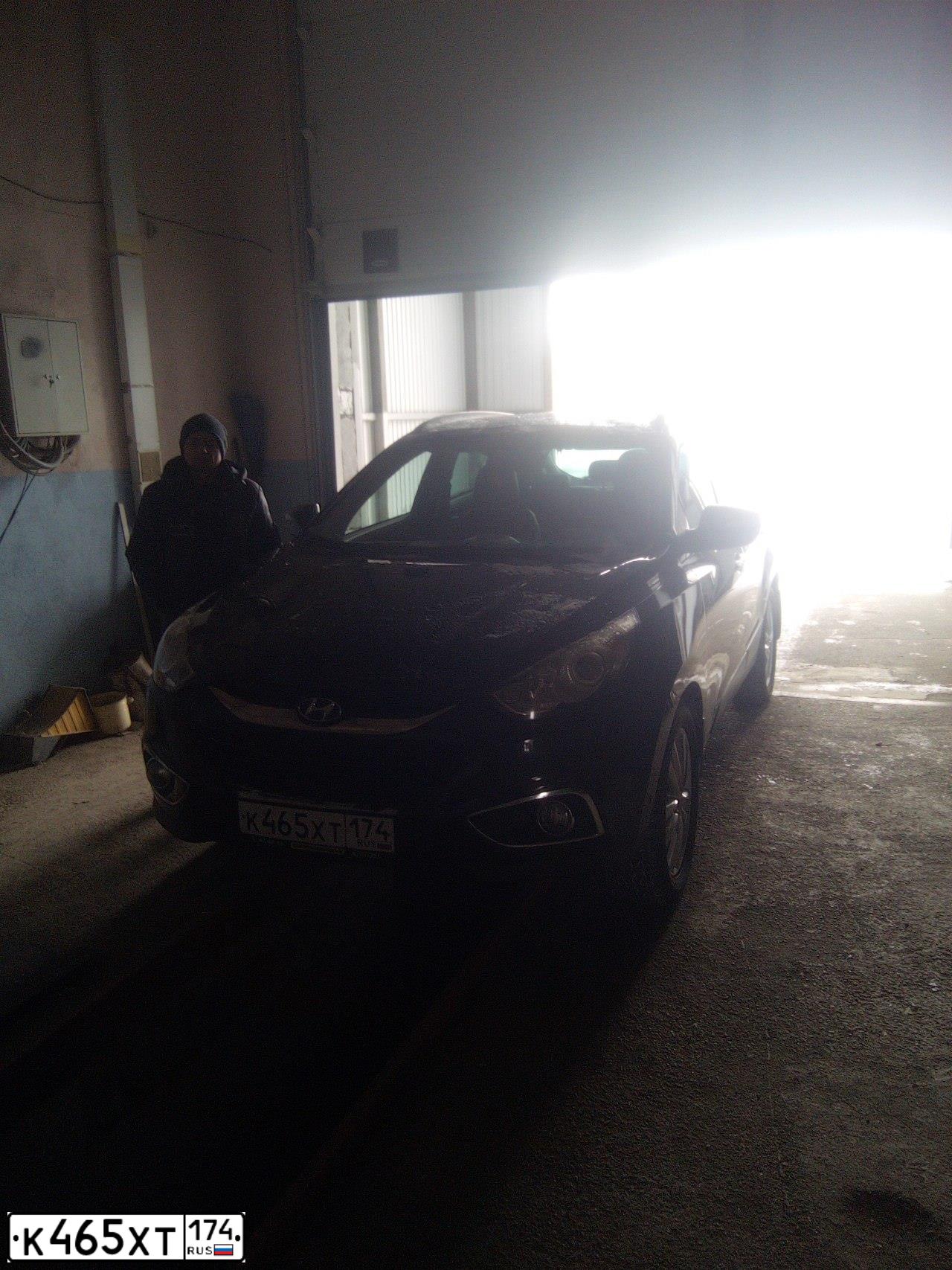 Фото автомобиля HYUNDAI IX35, 2012 — госномер К465ХТ174. Цвет: ЧЕРНЫЙ