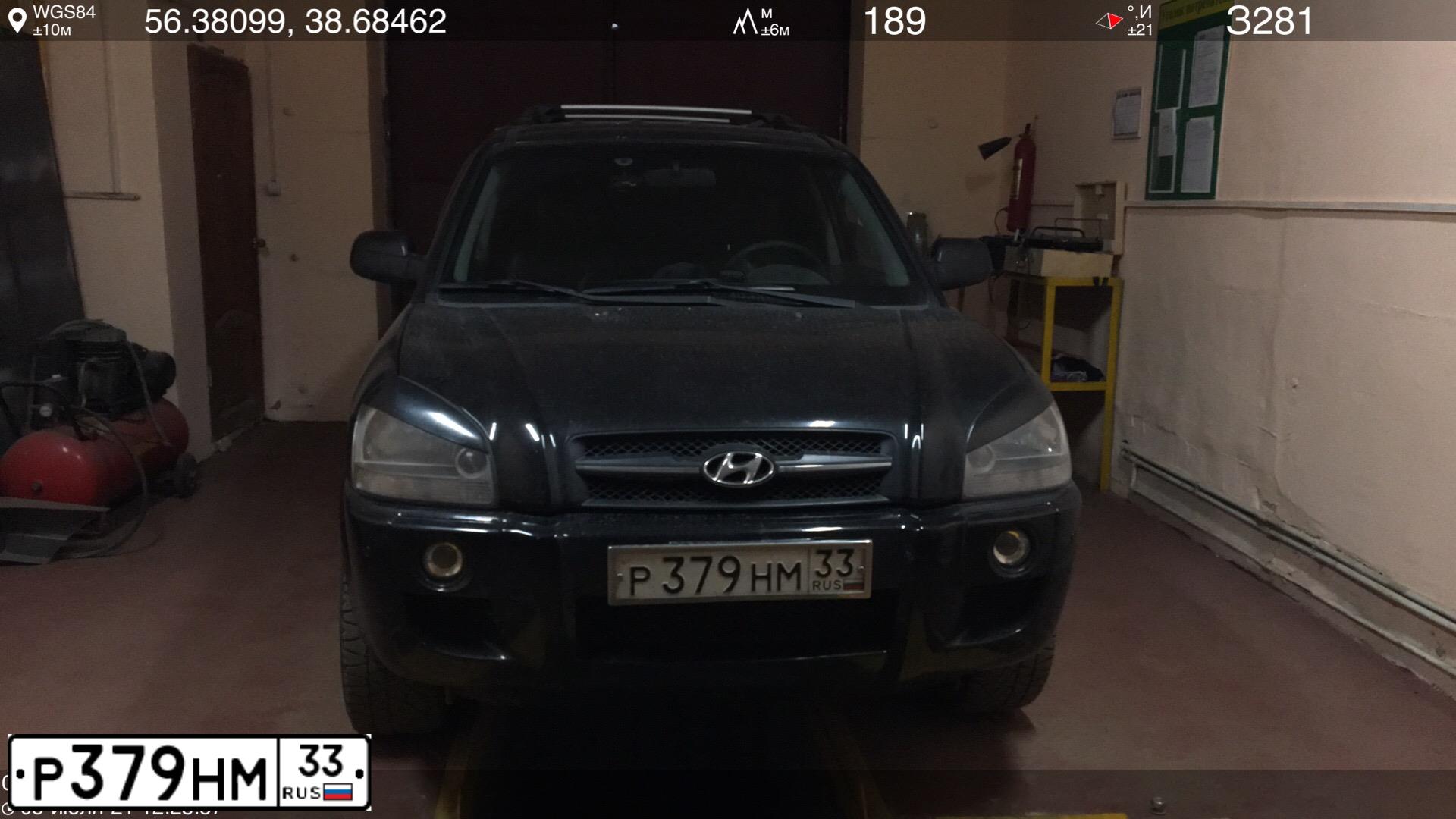 Фото автомобиля HYUNDAI TUCSON, 2008 — госномер Р379НМ33. Цвет: ЧЕРНЫЙ