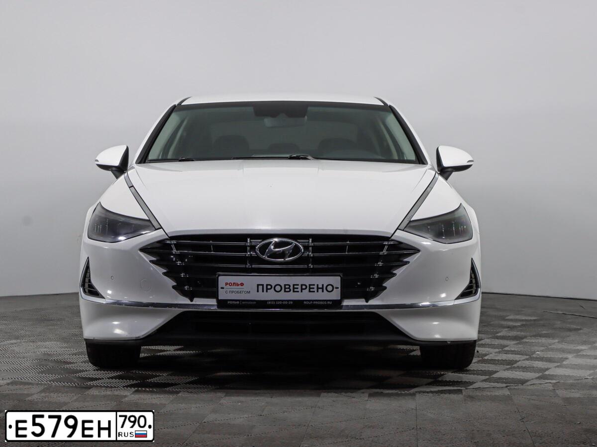 Фото автомобиля HYUNDAI SONATA, 2020 — госномер О575КЕ193. Цвет: Белый
