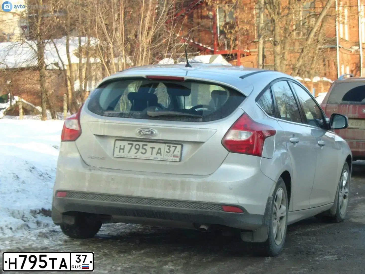 Фото автомобиля FORD FOCUS, 2011 — госномер М636АЕ761. Цвет: Серебристый