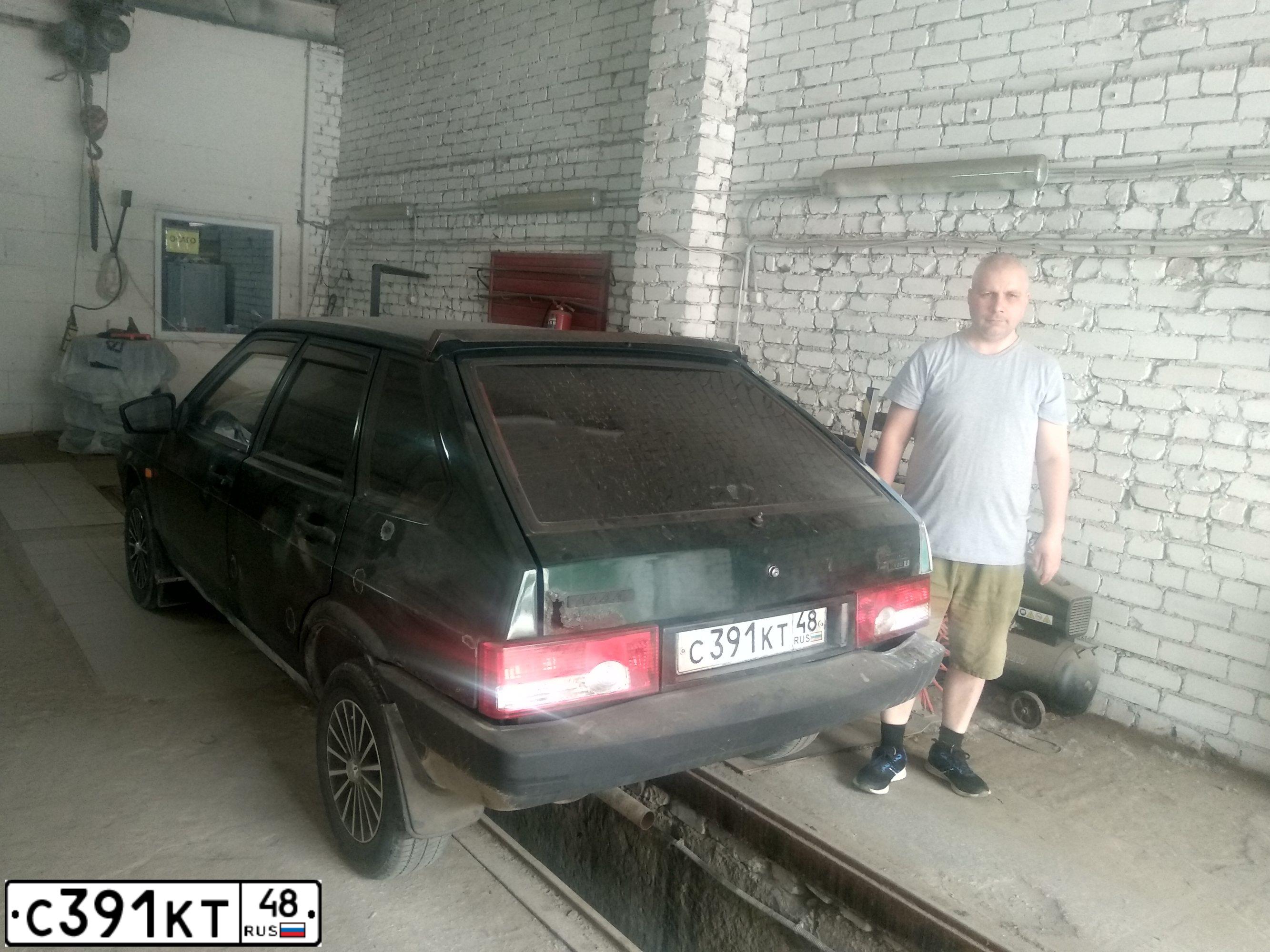Фото автомобиля LADA 2109 SAMARA, 2004 — госномер С391КТ48. Цвет: Темно-зеленый