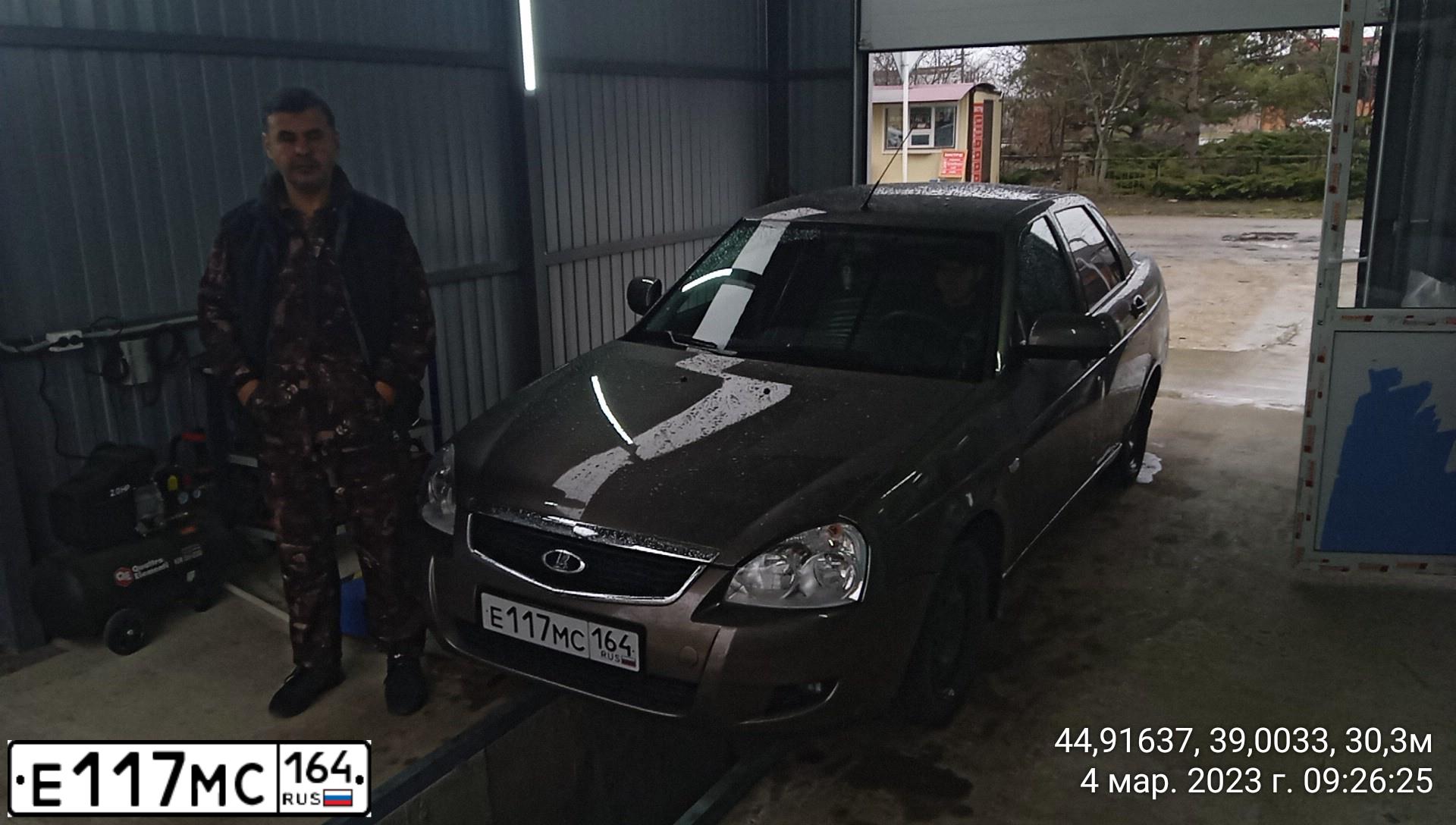 Фото автомобиля LADA 2170 PRIORA, 2018 — госномер В651АХ164. Цвет: Золотисто-коричневый