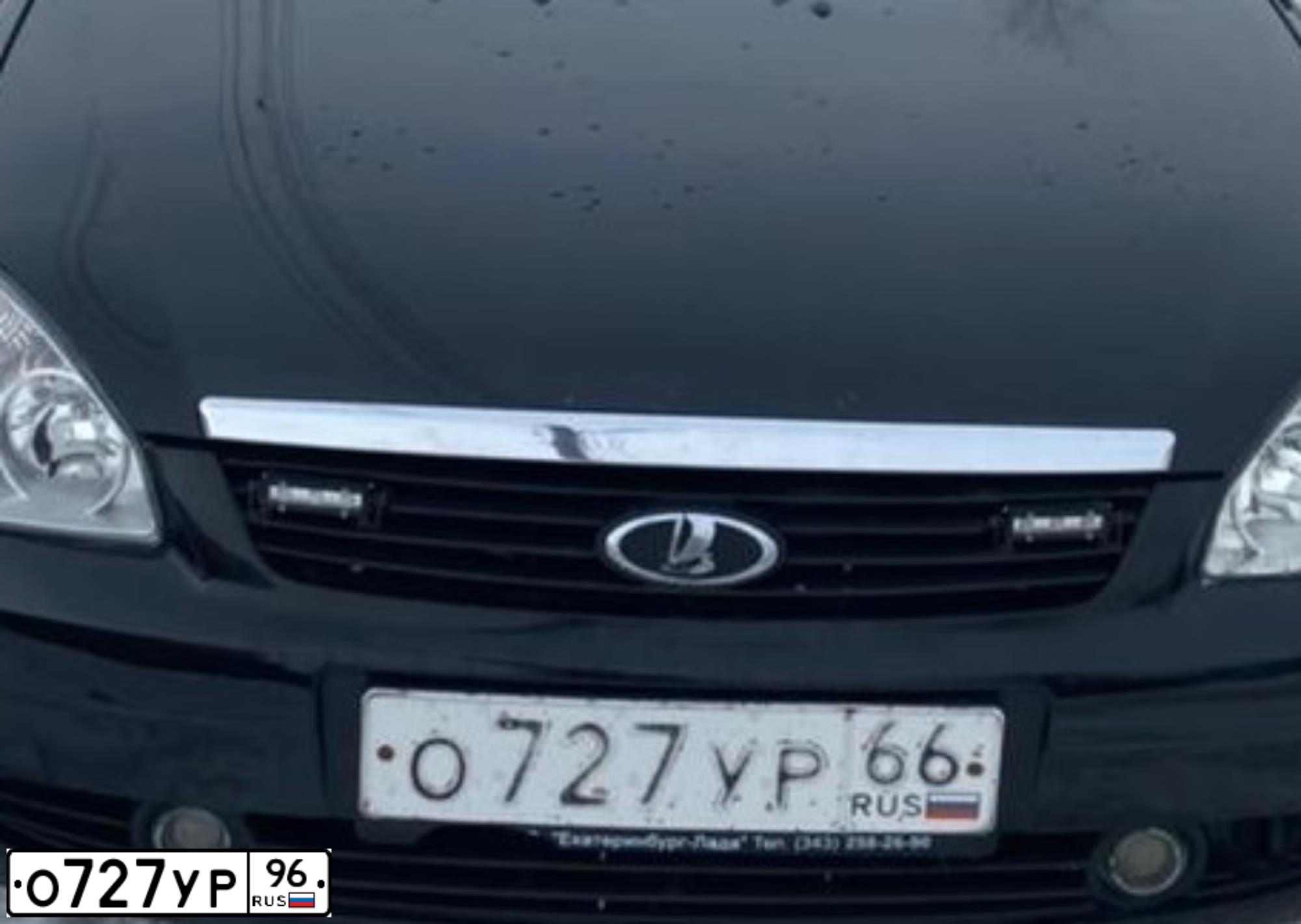 Фото автомобиля LADA 2172 PRIORA, 2008 — госномер О727УР66. Цвет: Темно-зеленый