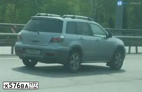 Фото автомобиля MITSUBISHI OUTLANDER, 2005 — госномер К576ВА177. Цвет: СЕРЫЙ МЕТАЛЛИК