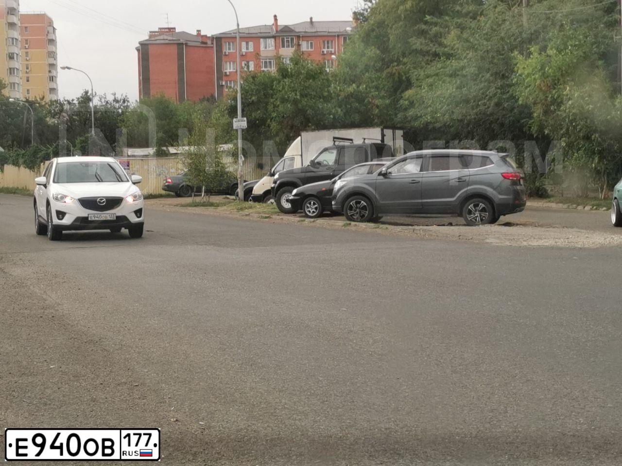 Фото автомобиля FORD FOCUS, 2006 — госномер Х202ВС76. Цвет: СЕРЕБРИСТЫЙ
