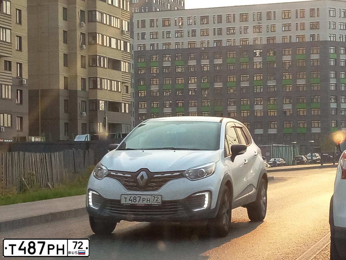 Фото автомобиля RENAULT KAPTUR, 2020 — госномер Т487РН72. Цвет: Белый