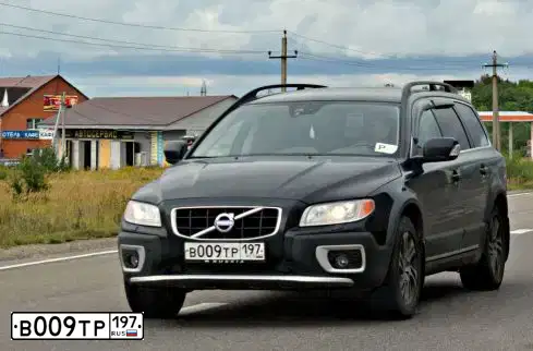 Фото автомобиля VOLVO XC70, 2012 — госномер В009ТР197. Цвет: ЧЕРНЫЙ