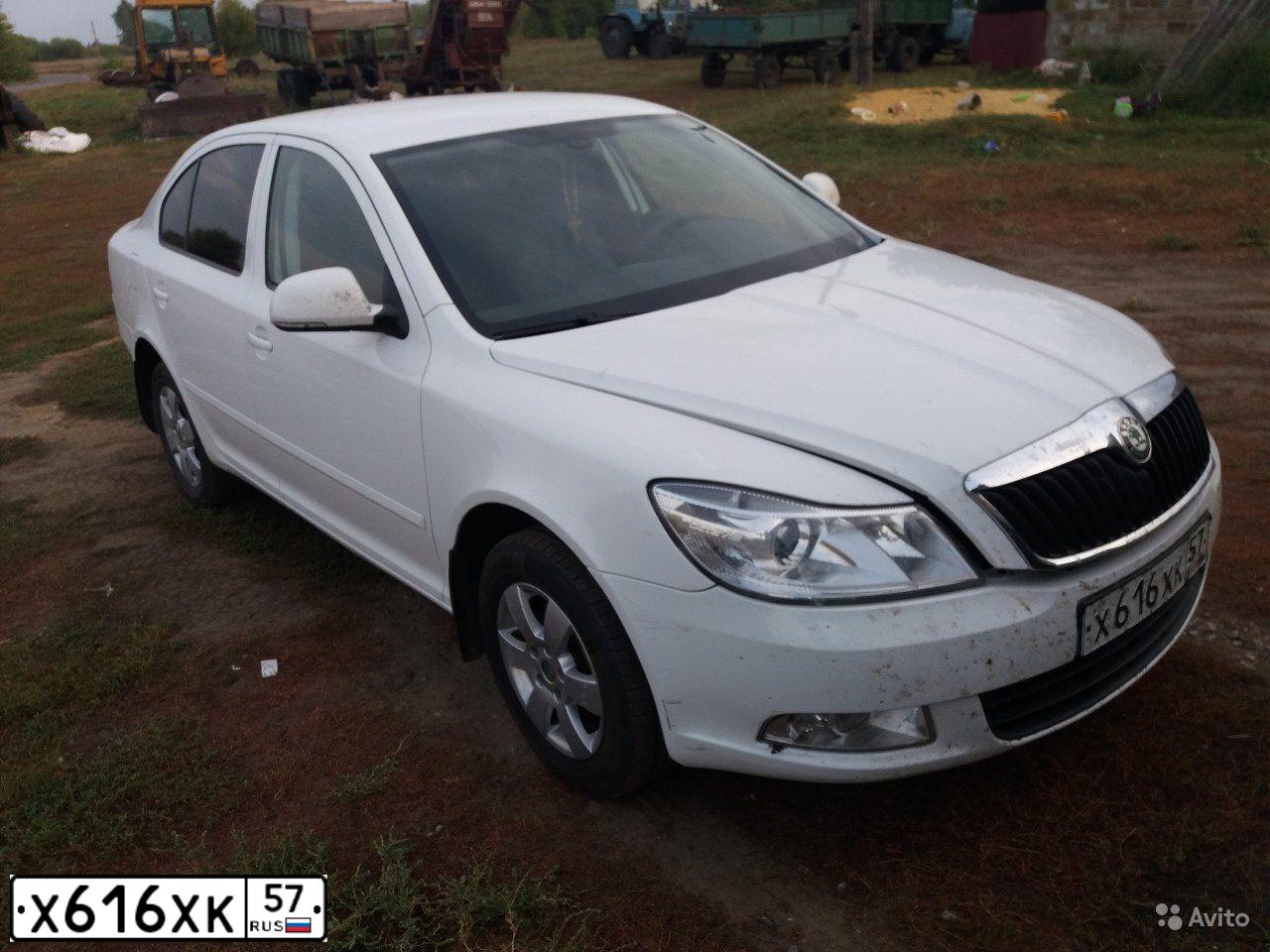 Фото автомобиля SKODA OCTAVIA, 2009 — госномер Т856ОМ31. Цвет: Белый