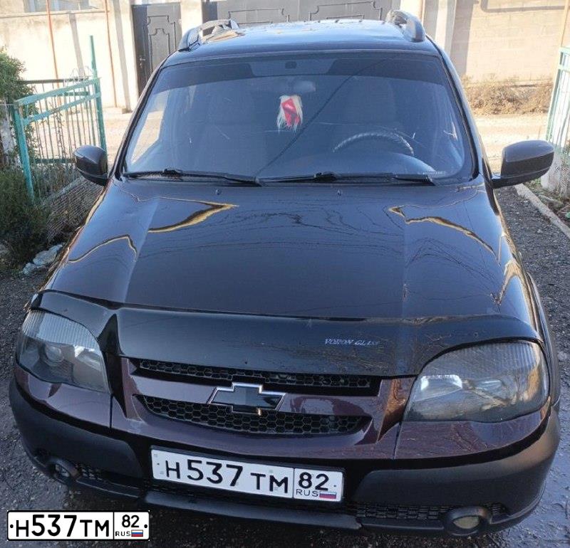 Фото автомобиля CHEVROLET NIVA, 2012 — госномер Н537ТМ82. Цвет: ТЕМНО КОРИЧНЕВЫЙ МЕТАЛЛИК