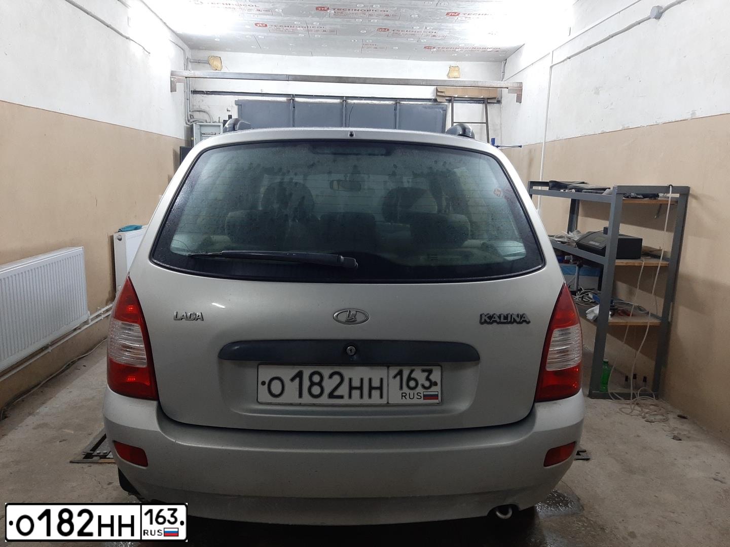 Фото автомобиля LADA 1117 KALINA, 2011 — госномер Р137ЕС136. Цвет: СЕРЕБРИСТЫЙ
