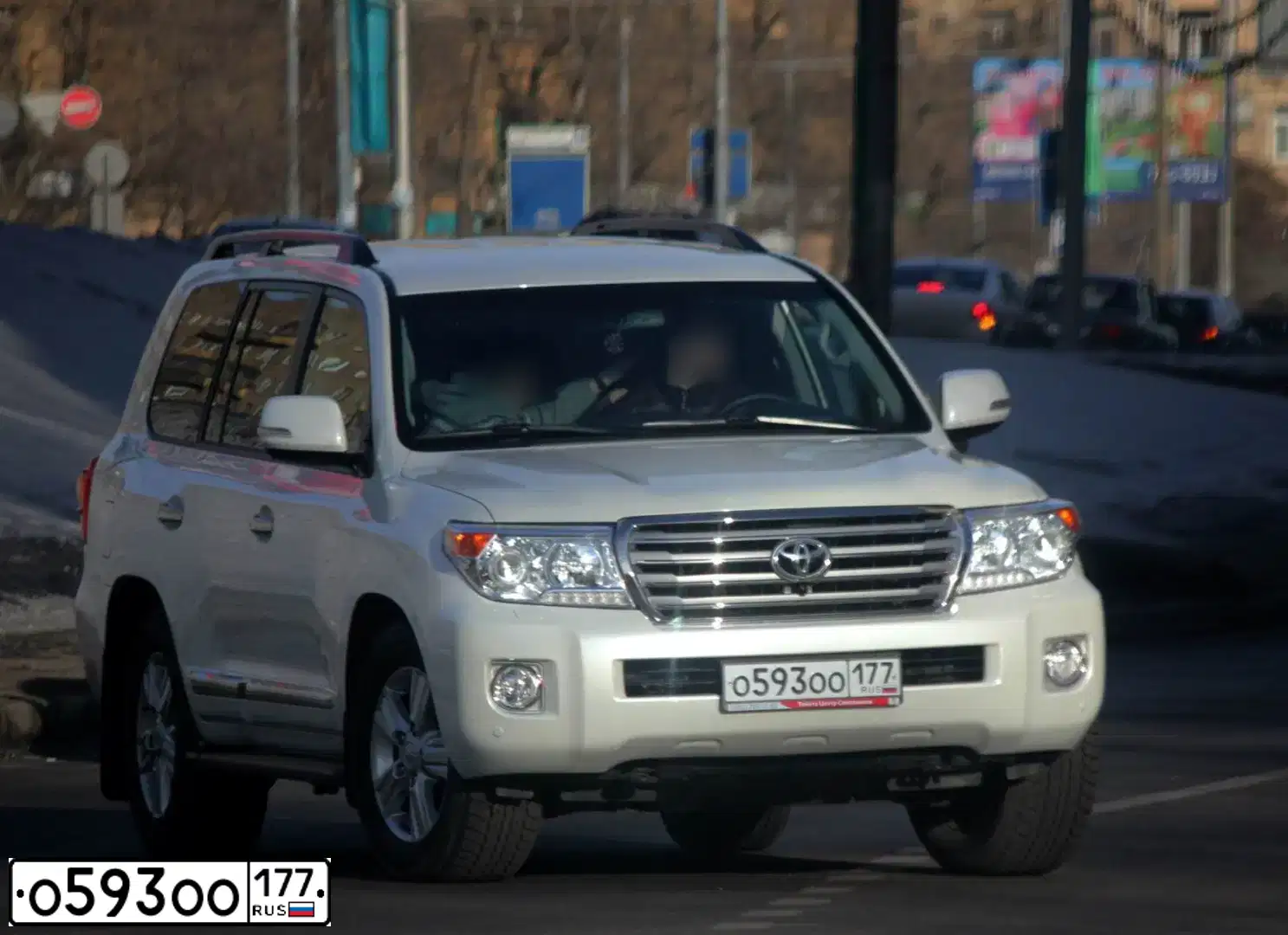 Фото автомобиля TOYOTA LANDCRUISER, 2007 — госномер Т396ХА190. Цвет: ЧЕРНЫЙ