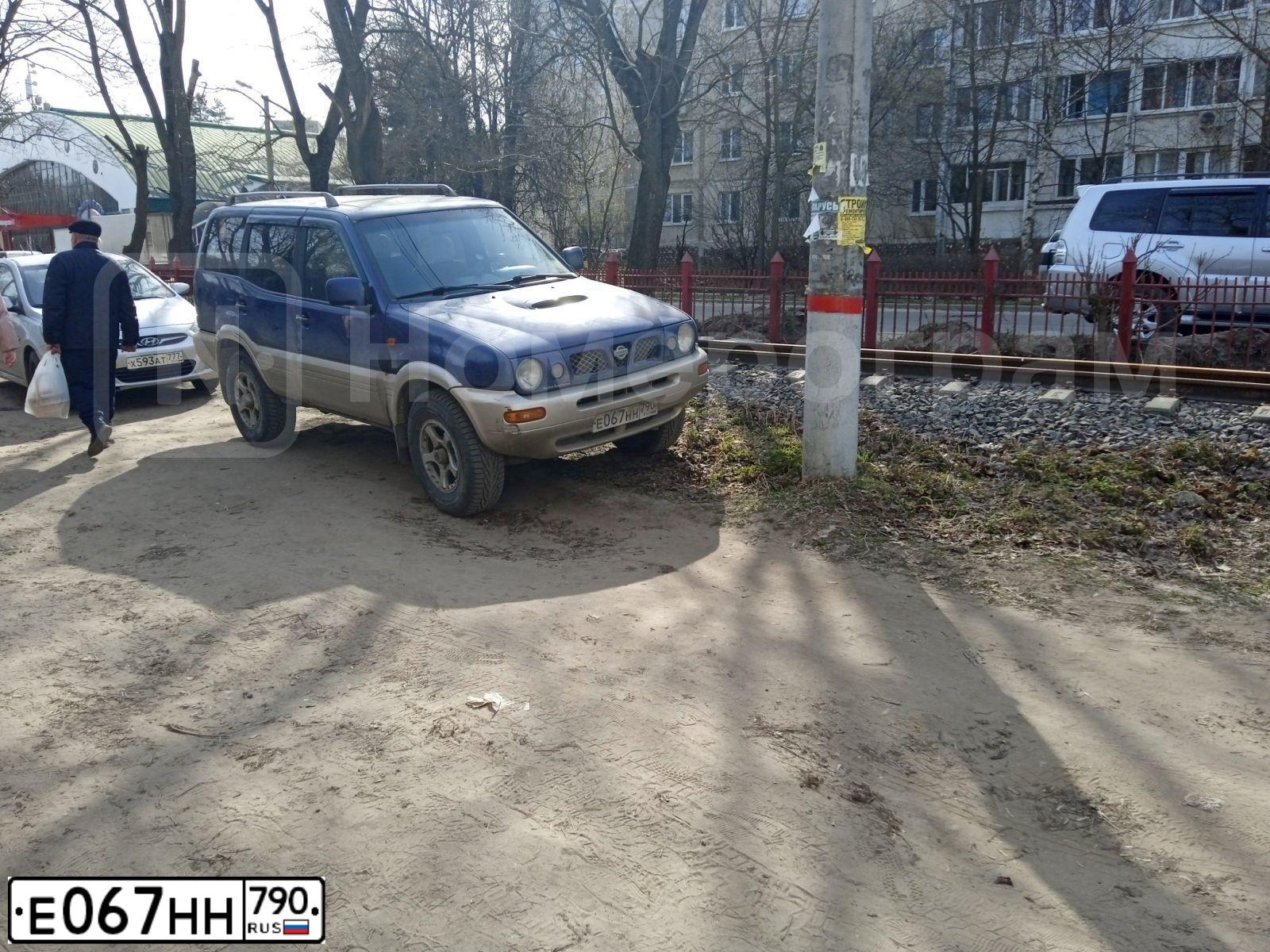 Фото автомобиля NISSAN TERRANO, 1997 — госномер Е067НН790. Цвет: синий