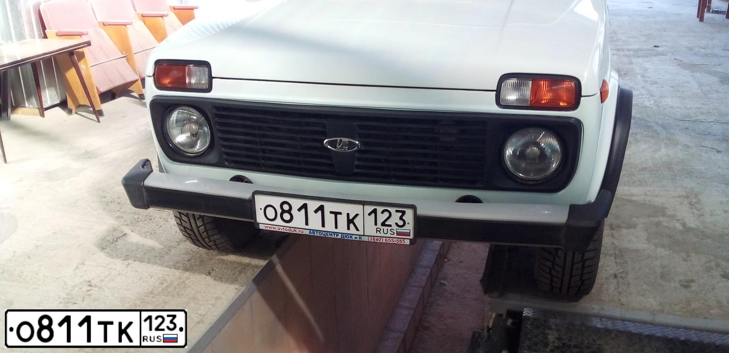 Фото автомобиля LADA 2121 NIVA, 2015 — госномер О811ТК123. Цвет: ЯРКО-БЕЛЫЙ