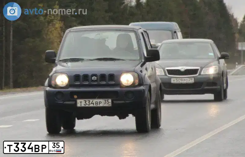 Фото автомобиля SUZUKI JIMNY, 2001 — госномер С704ОУ799. Цвет: ЗЕЛЕНЫЙ