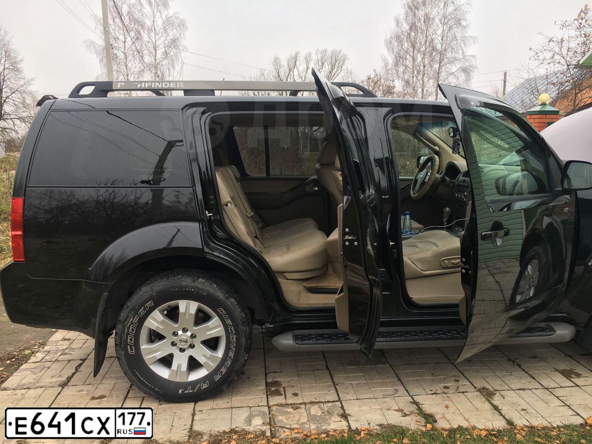 Фото автомобиля NISSAN PATHFINDER, 2007 — госномер С577ОО790. Цвет: ЧЕРНЫЙ