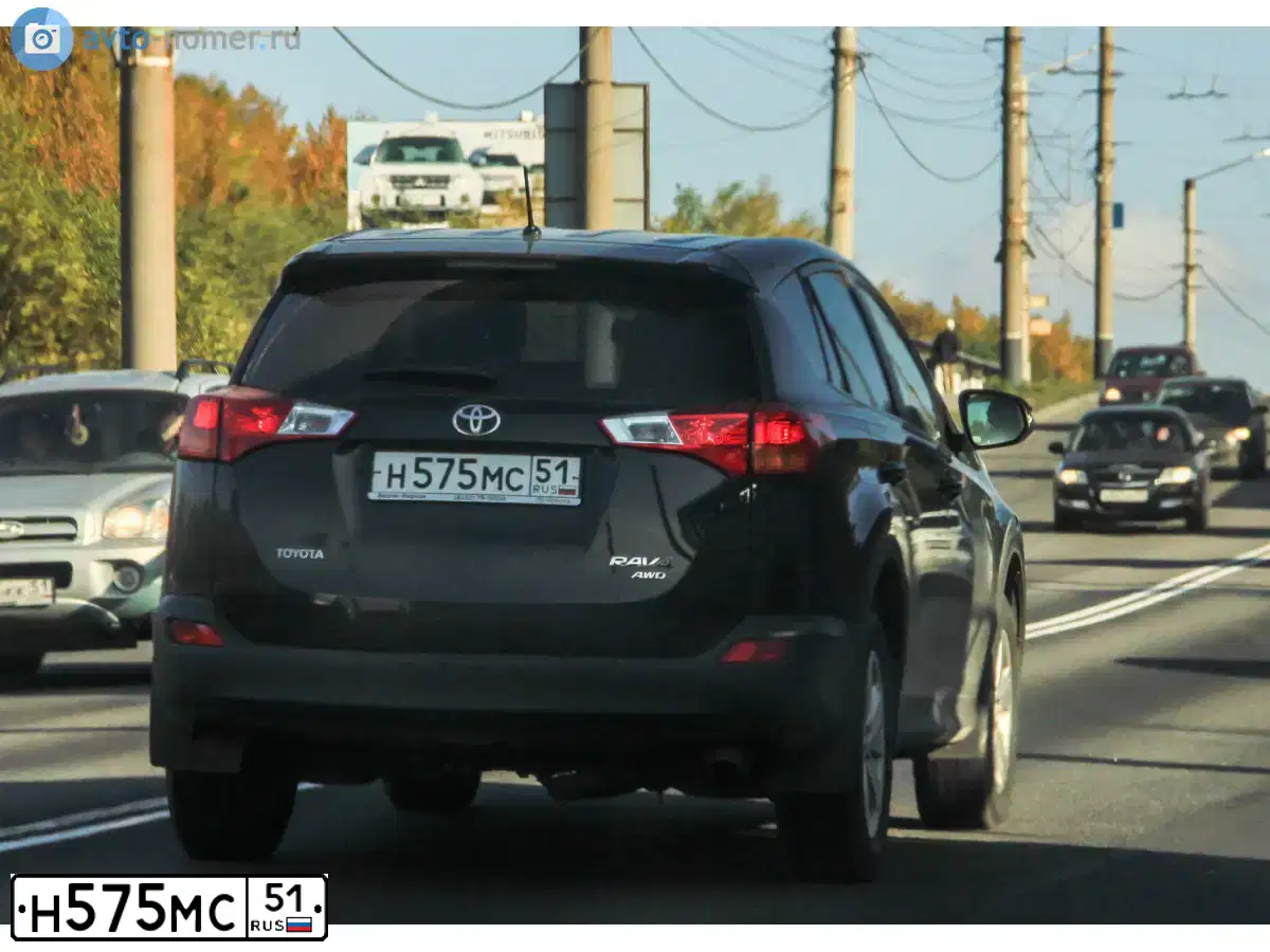 Фото автомобиля TOYOTA RAV4, 2013 — госномер В274СМ51. Цвет: ЧЕРНЫЙ