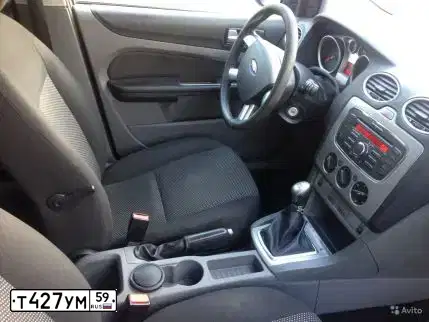 Фото автомобиля FORD FOCUS, 2010 — госномер Т427УМ59. Цвет: ТЕМНО-СИНИЙ