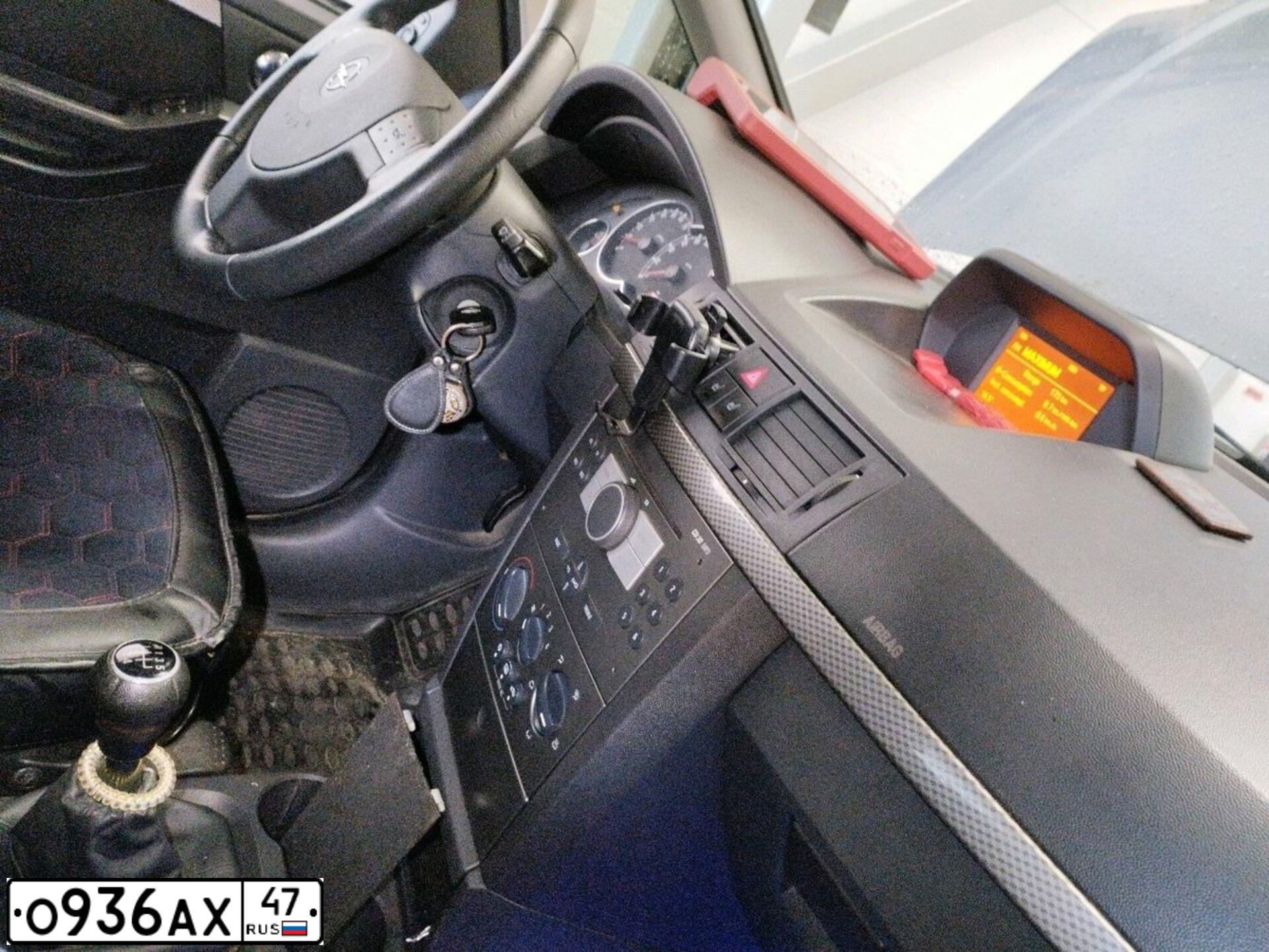 Фото автомобиля OPEL MERIVA, 2008 — госномер О936АХ47. Цвет: СЕРЕБРИСТЫЙ