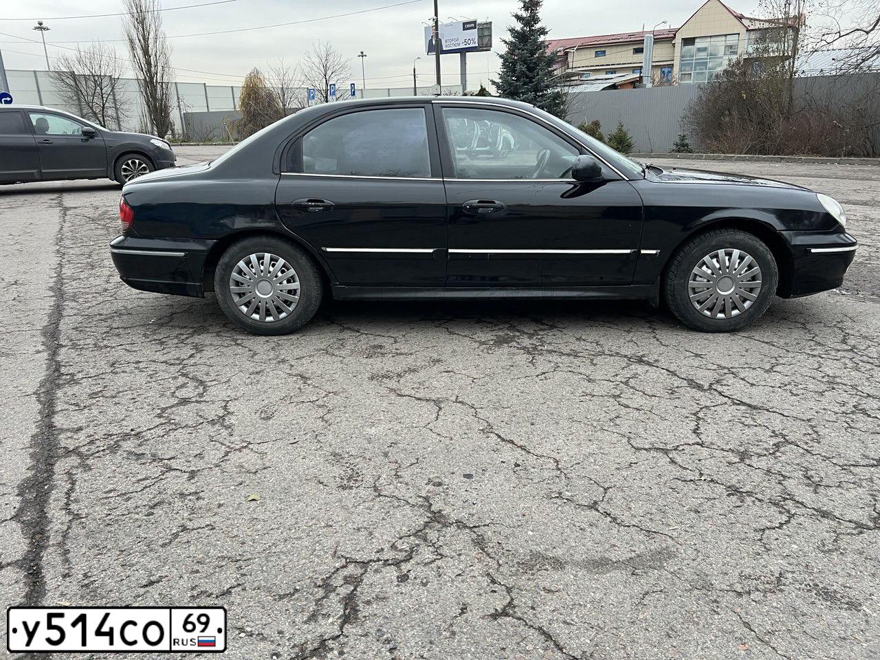 Фото автомобиля HYUNDAI SONATA, 2003 — госномер У514СО69. Цвет: ЧЕРНЫЙ