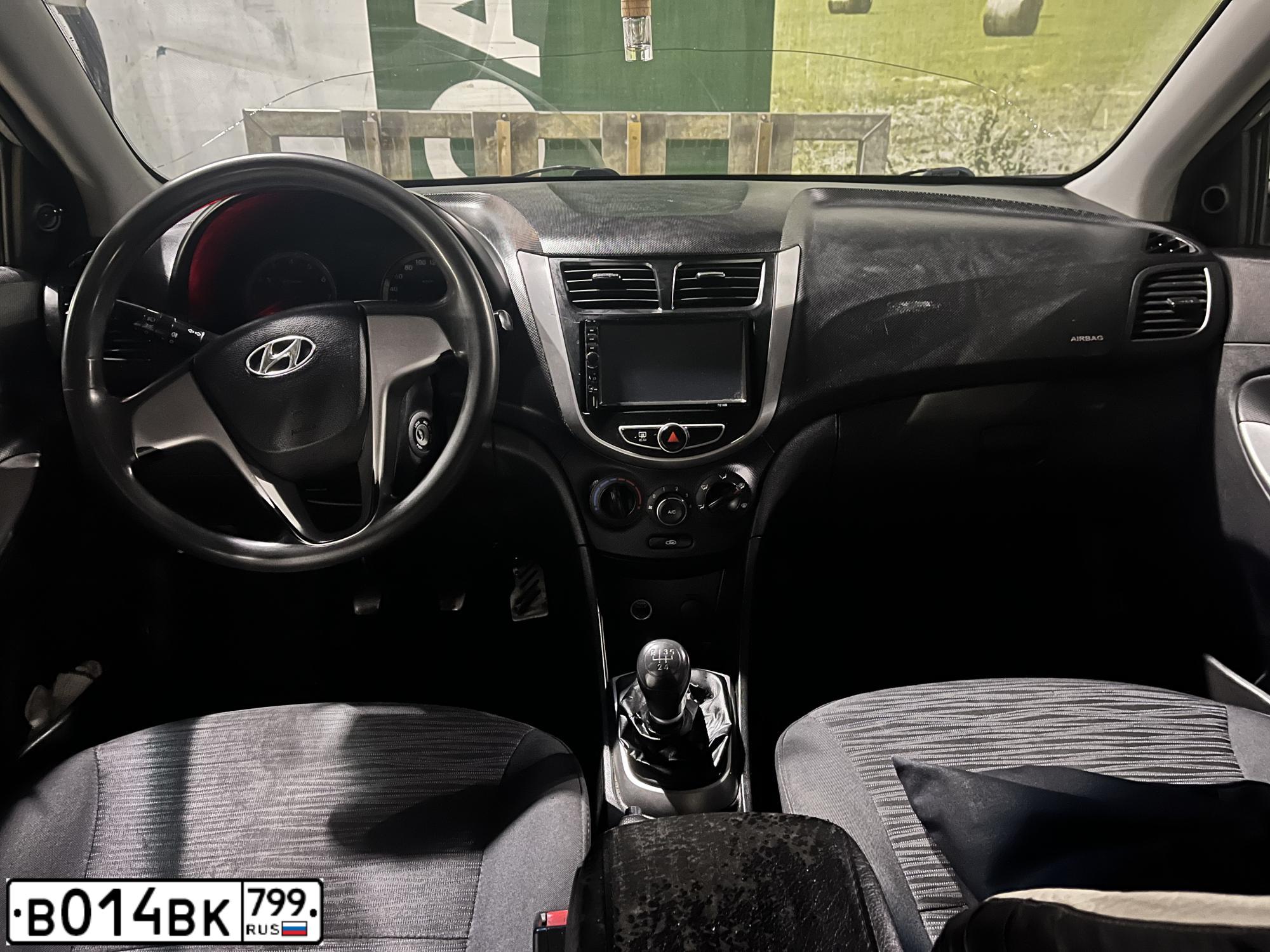 Фото автомобиля HYUNDAI SOLARIS, 2014 — госномер У436ВА550. Цвет: черный