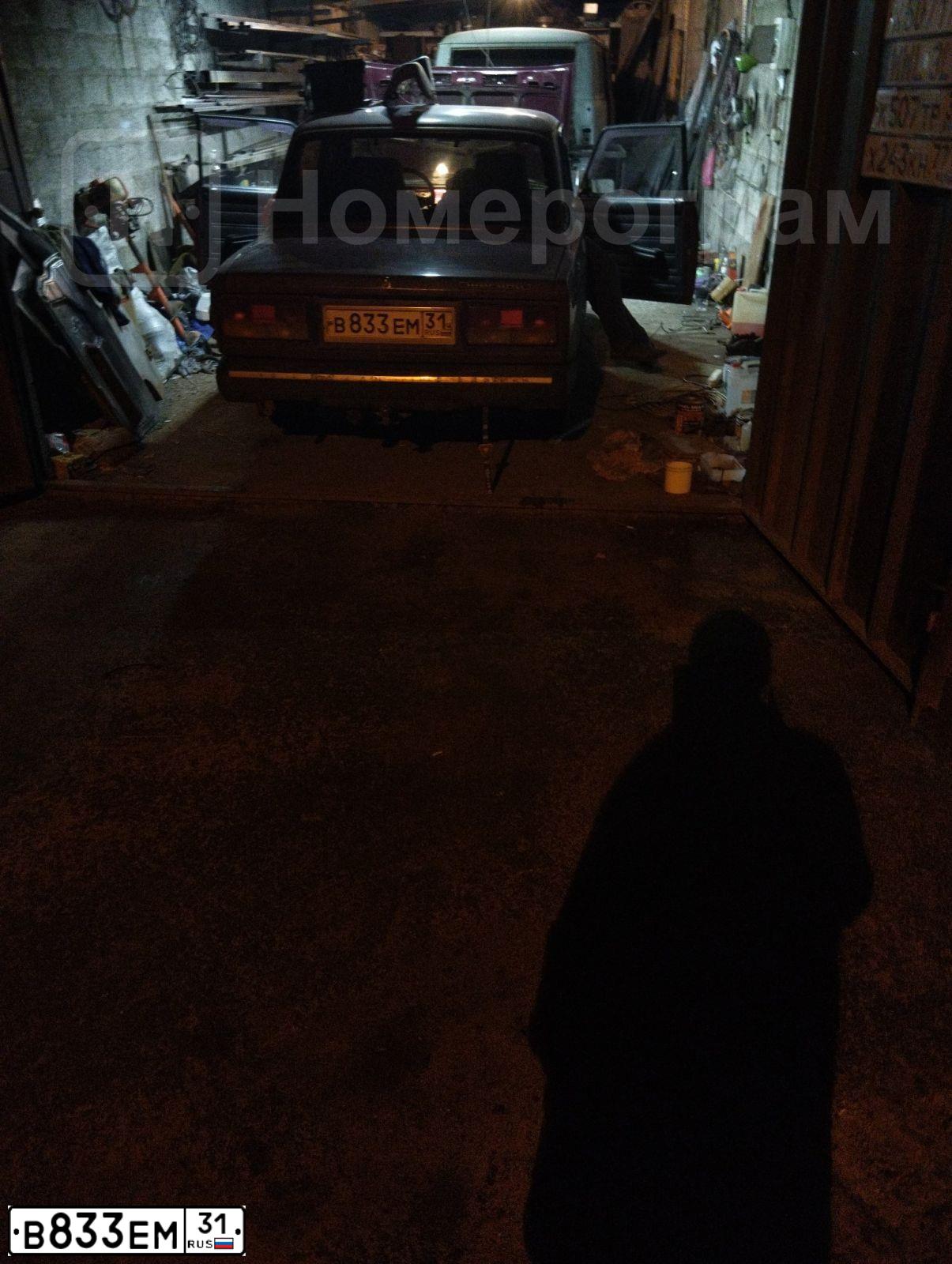 Фото автомобиля LADA 2107 LADA, 2003 — госномер В833ЕМ31. Цвет: ТЕМНО-БОРДОВЫЙ
