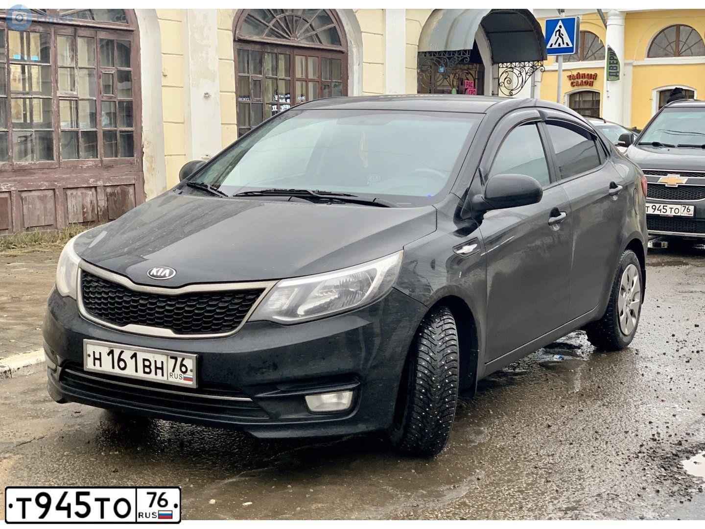 Фото автомобиля CHEVROLET ORLANDO, 2013 — госномер Р723УО33. Цвет: ЧЕРНЫЙ