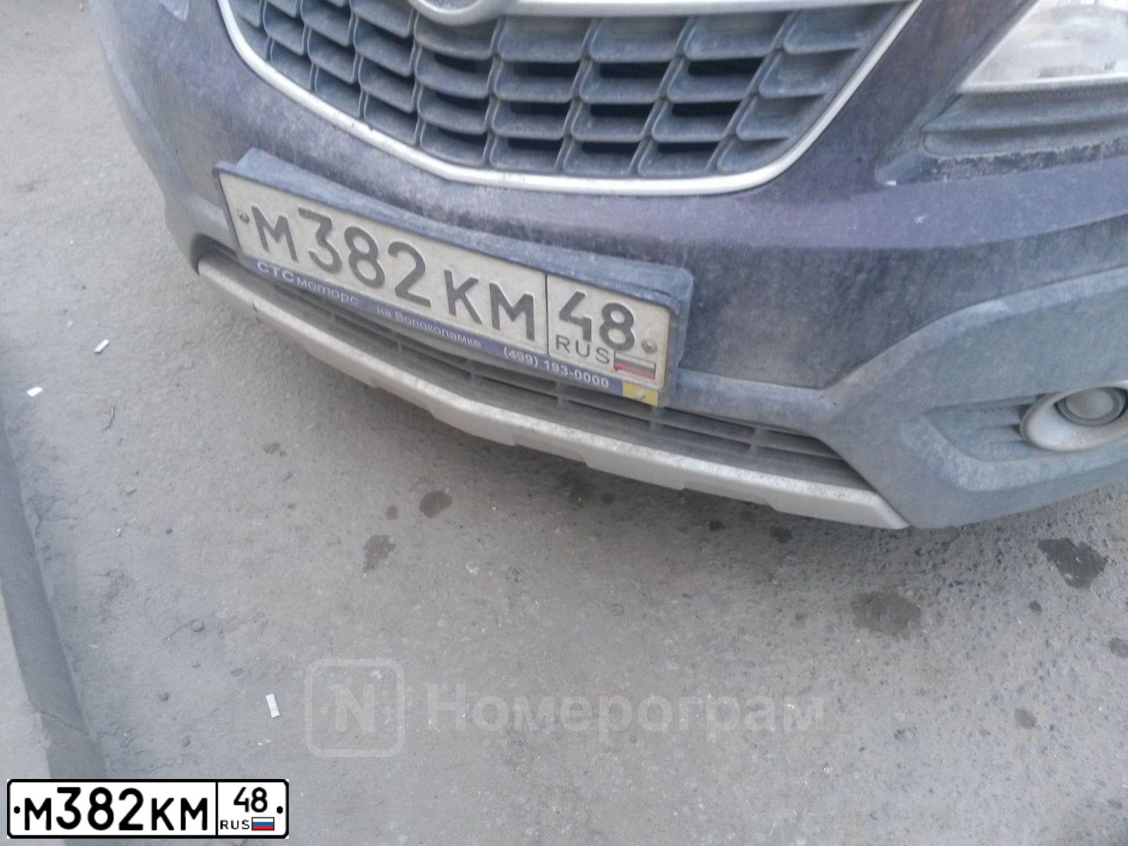 Фото автомобиля OPEL MOKKA, 2013 — госномер М382КМ48. Цвет: Коричневый