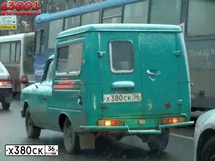 Фото автомобиля IZH 2715, 1996 — госномер Х380СК36. Цвет: ЗЕЛЕНЫЙ