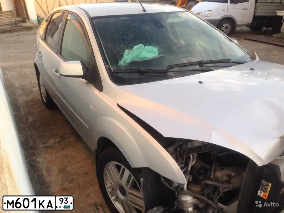 Фото автомобиля FORD FOCUS, 2006 — госномер М601КА93. Цвет: Серебристый