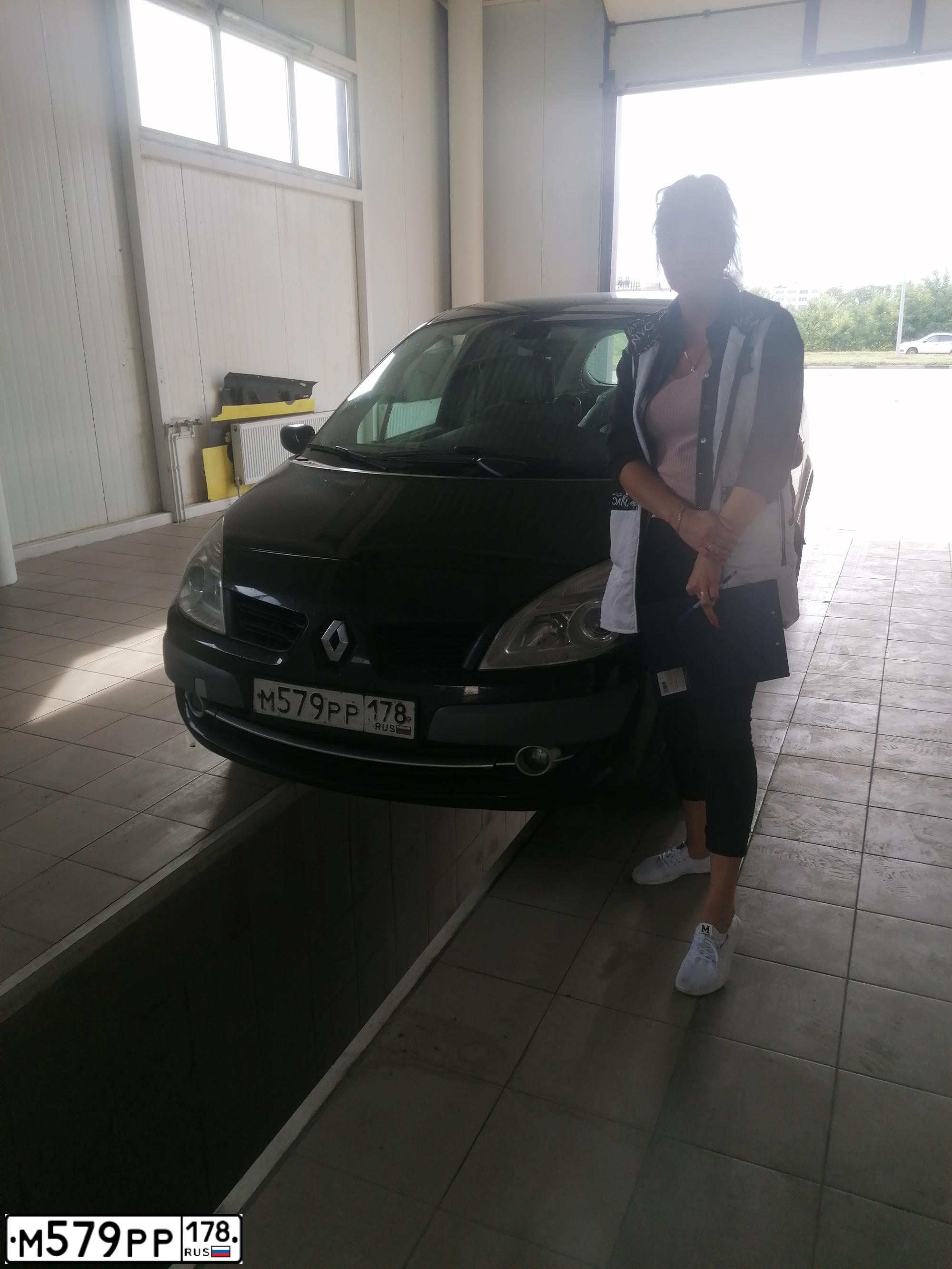 Фото автомобиля RENAULT SCENIC, 2008 — госномер Х178ТМ31. Цвет: ЧЕРНЫЙ