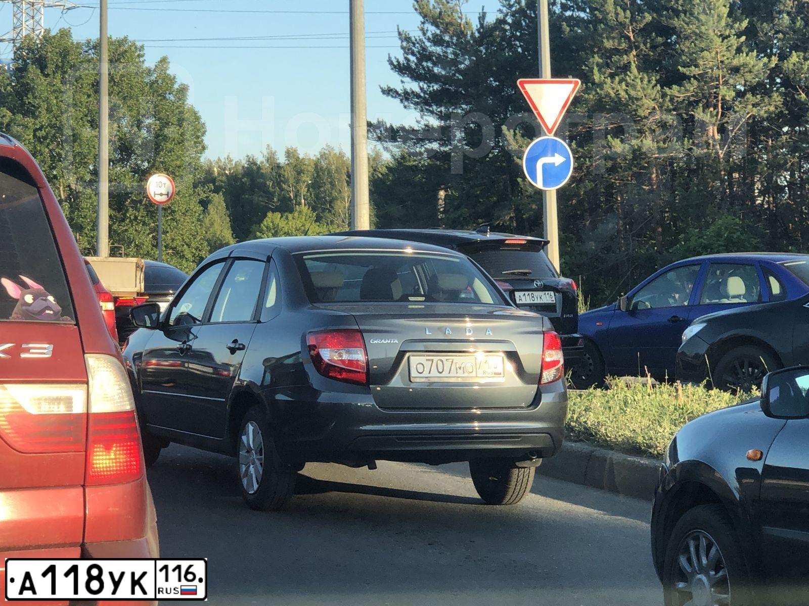 Фото автомобиля TOYOTA RAV4, 2016 — госномер А118УК116. Цвет: ЧЕРНЫЙ