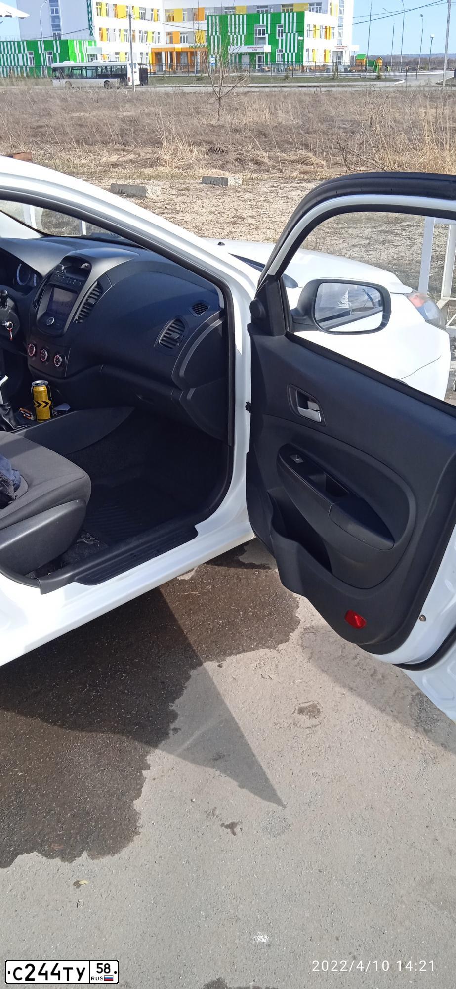 Фото автомобиля GEELY GC6, 2014 — госномер К525ОХ164. Цвет: Белый