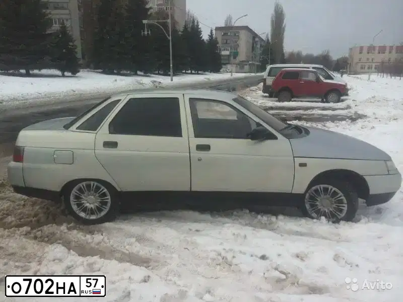 Фото автомобиля LADA 2110, 1999 — госномер С829ЕА99. Цвет: СЕРЕБ.ЖЕЛТО-ЗЕЛЕНЫЙ