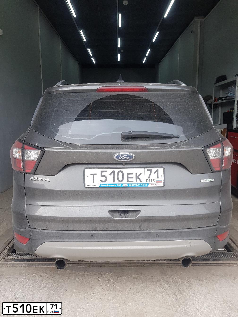 Фото автомобиля FORD KUGA, 2017 — госномер Т510ЕК71. Цвет: Серый