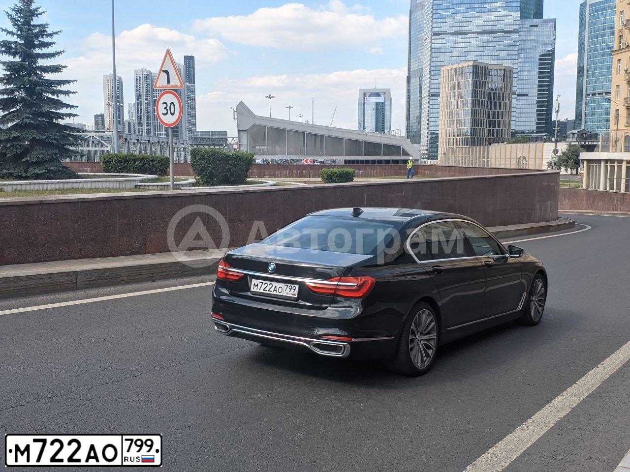 Фото автомобиля BMW SERIE 7, 2016 — госномер М722АО799. Цвет: ЧЕРНЫЙ
