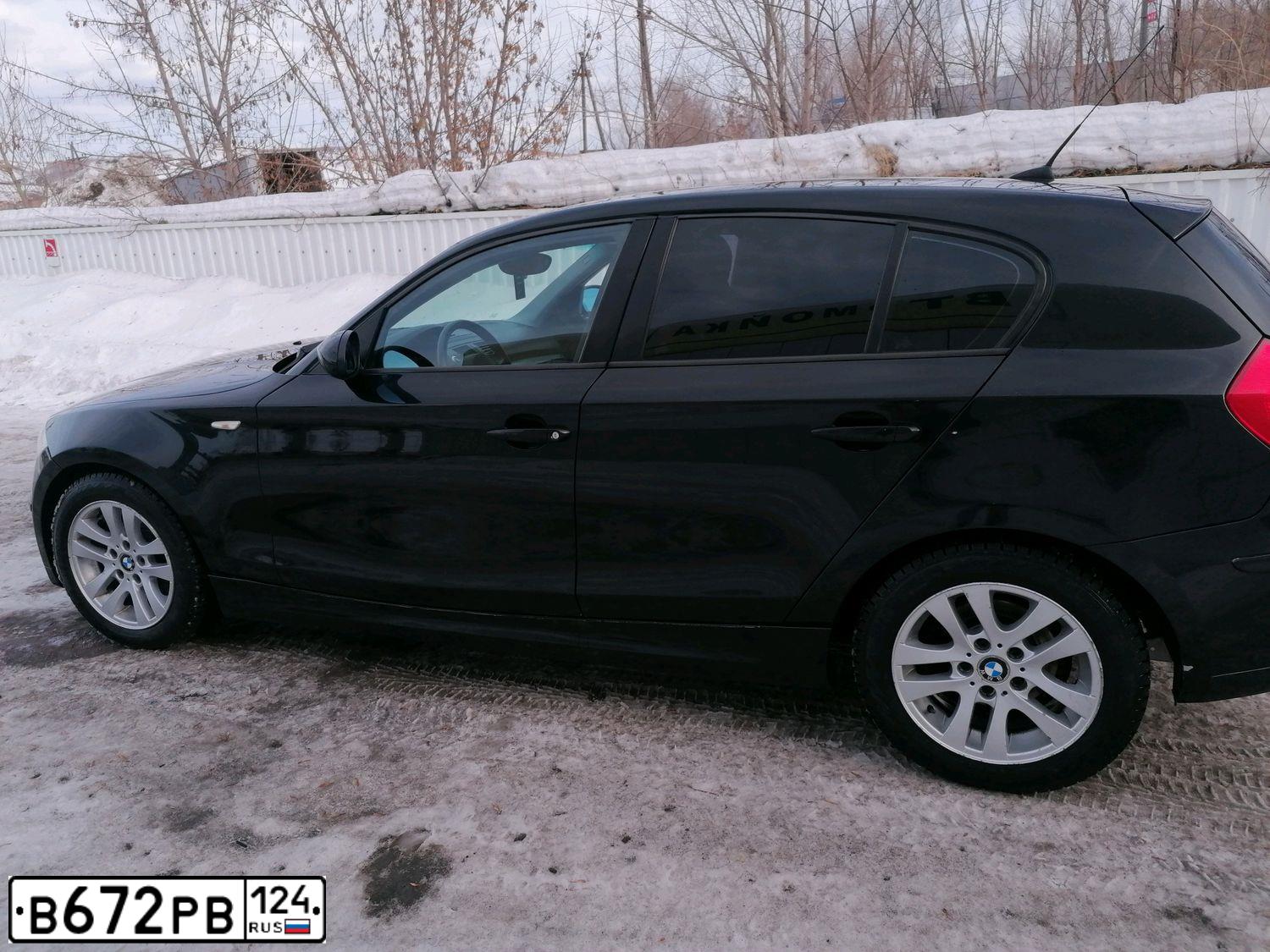 Фото автомобиля BMW SERIE 1, 2010 — госномер К678КО777. Цвет: ЧЕРНЫЙ