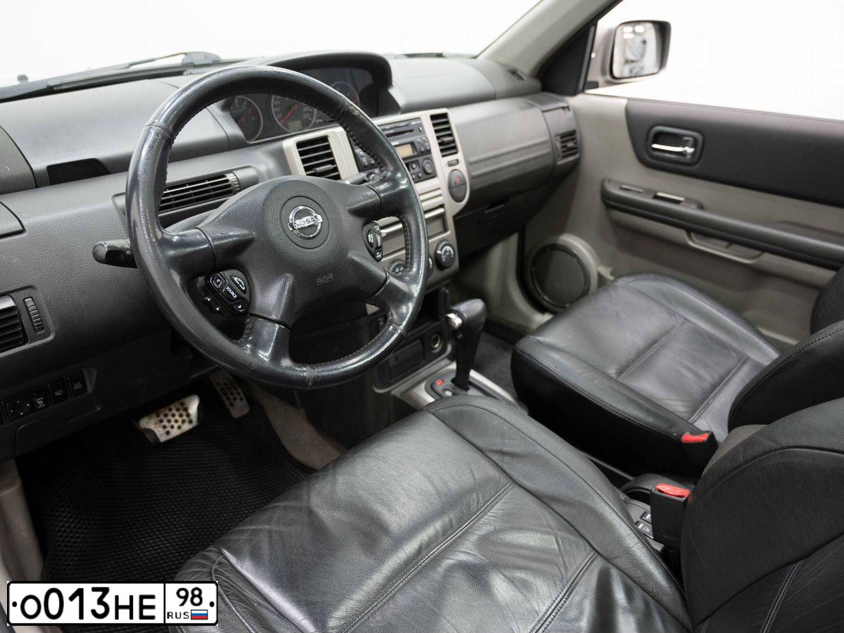 Фото автомобиля NISSAN X-TRAIL, 2006 — госномер О364МК138. Цвет: СЕРЫЙ