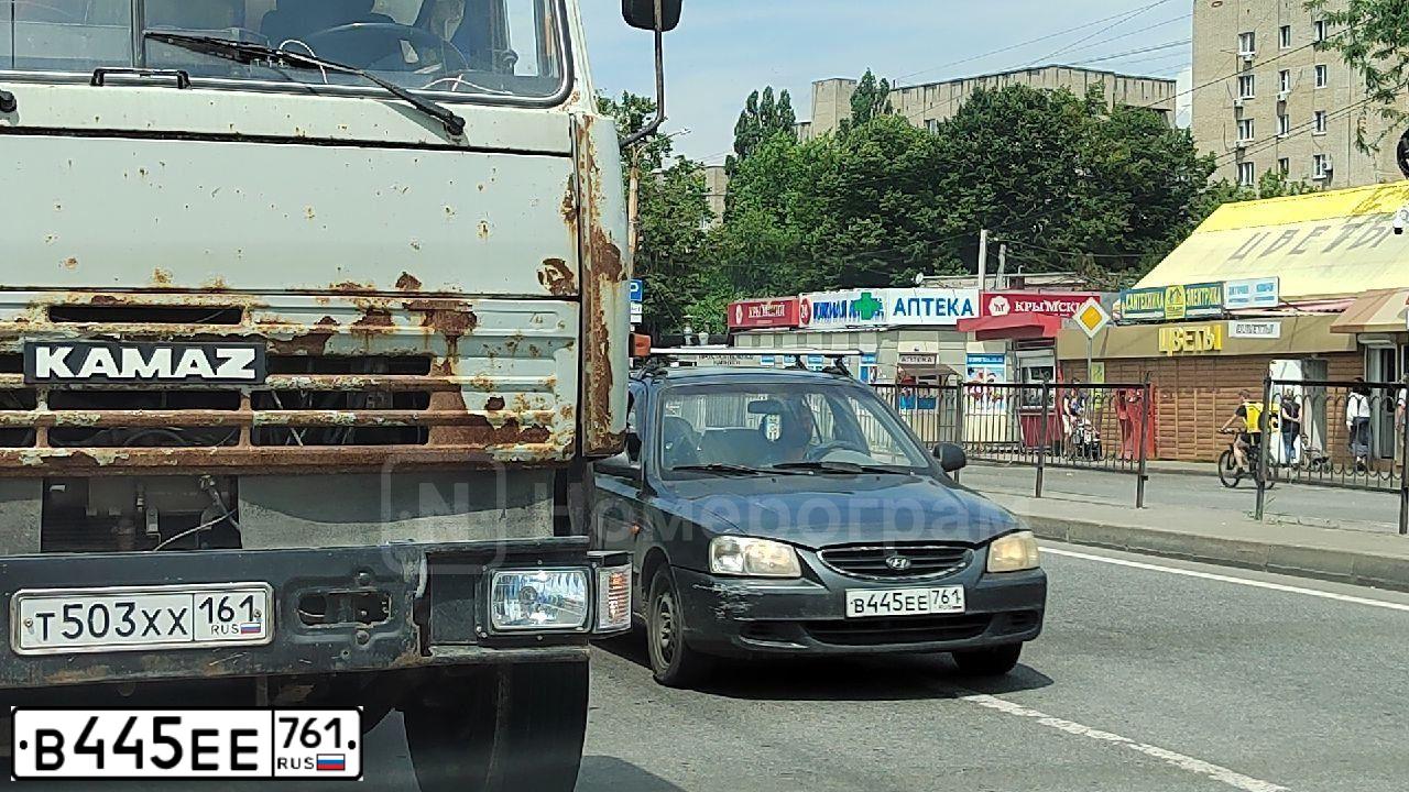 Фото автомобиля TAGAZ ACCENT, 2008 — госномер В445ЕЕ761. Цвет: ТЕМНО-СЕРЫЙ
