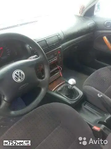 Фото автомобиля VOLKSWAGEN PASSAT, 1999 — госномер М700НВ30. Цвет: ЗЕЛЕНЫЙ