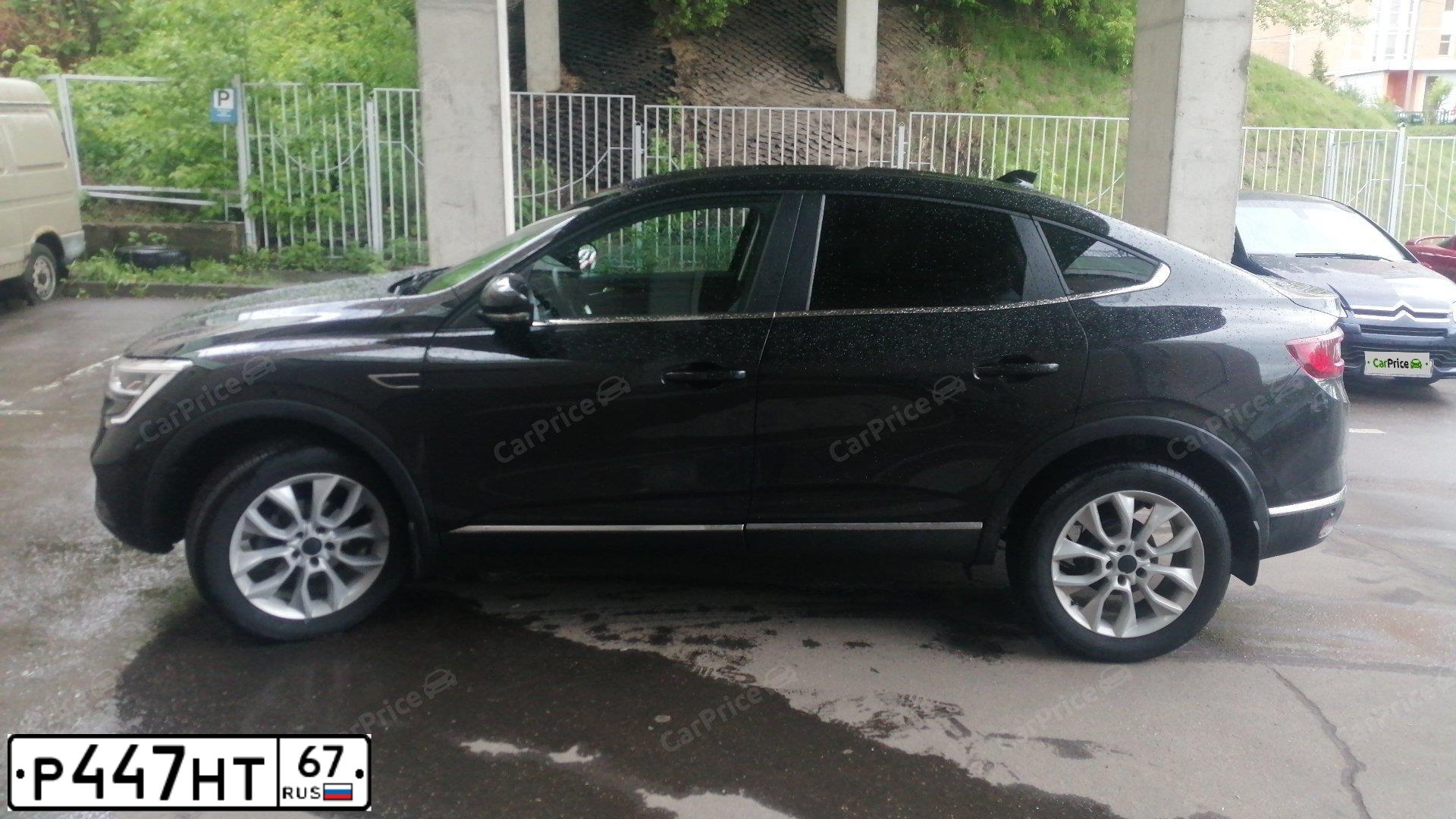 Фото автомобиля RENAULT ARKANA, 2021 — госномер Е390МК977. Цвет: ЧЕРНЫЙ