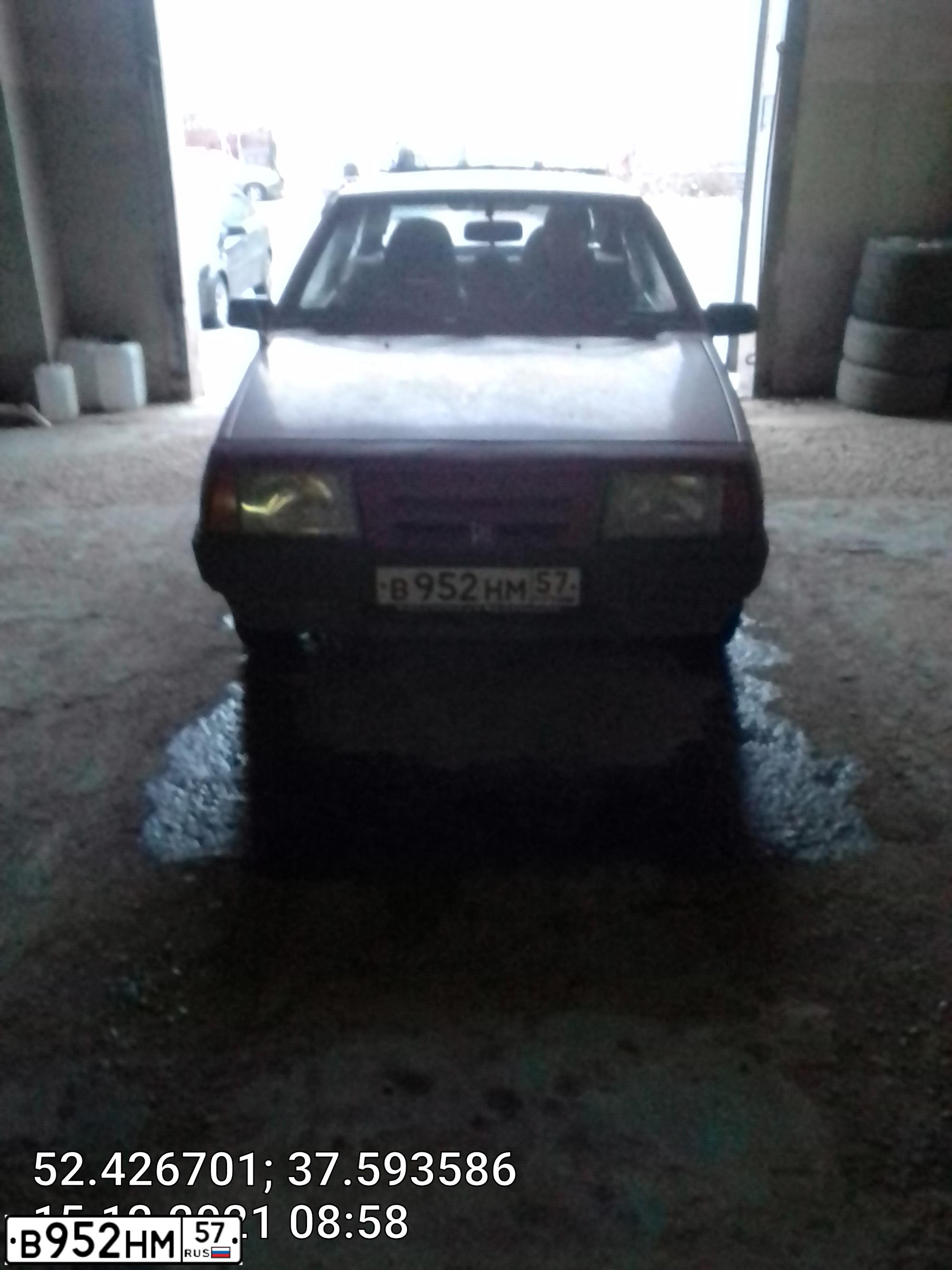 Фото автомобиля LADA 2108 SAMARA, 1992 — госномер В952НМ57. Цвет: ВИШНЕВЫЙ