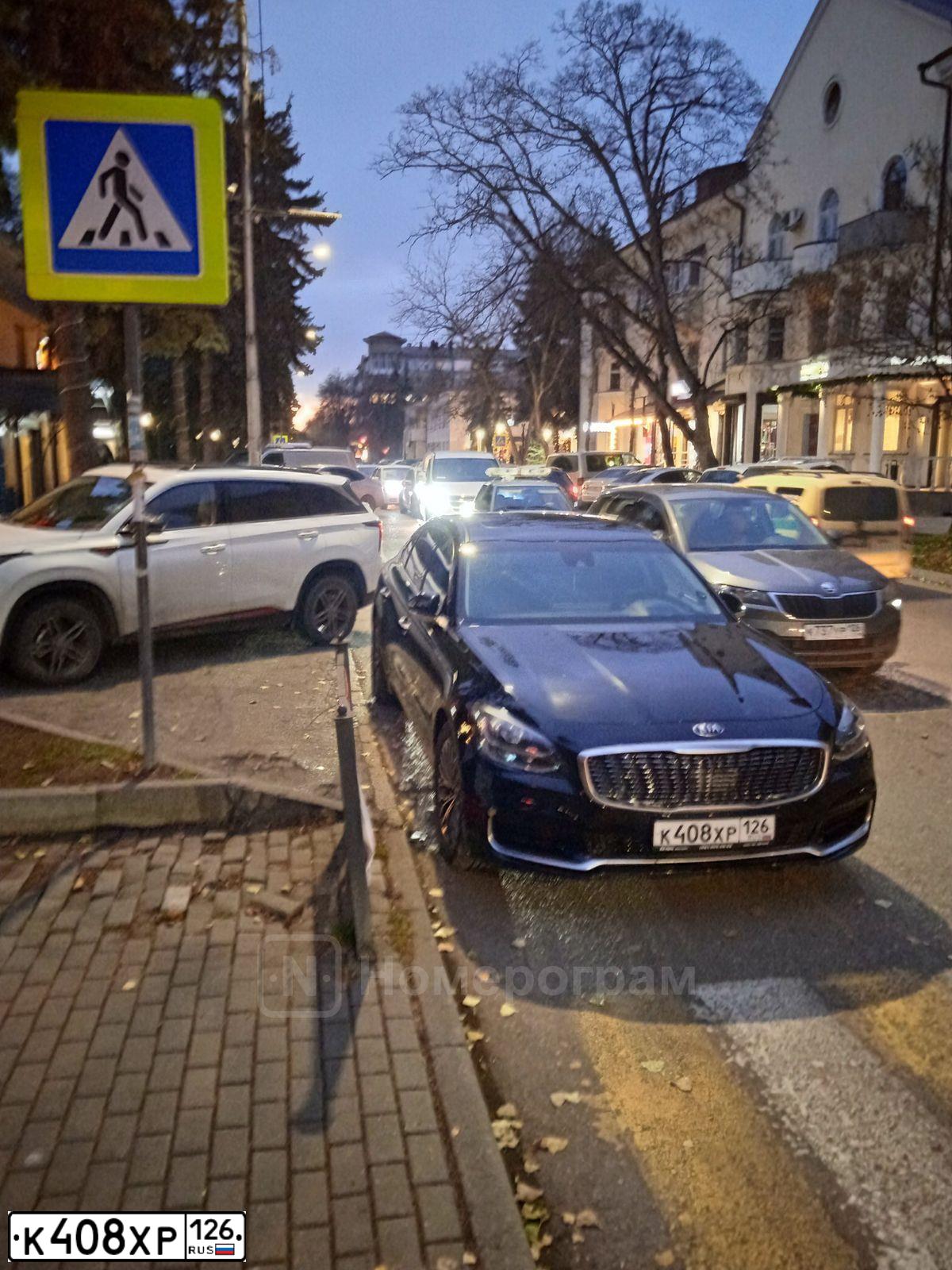 Фото автомобиля KIA K900, 2019 — госномер К408ХР126. Цвет: ЧЕРНЫЙ