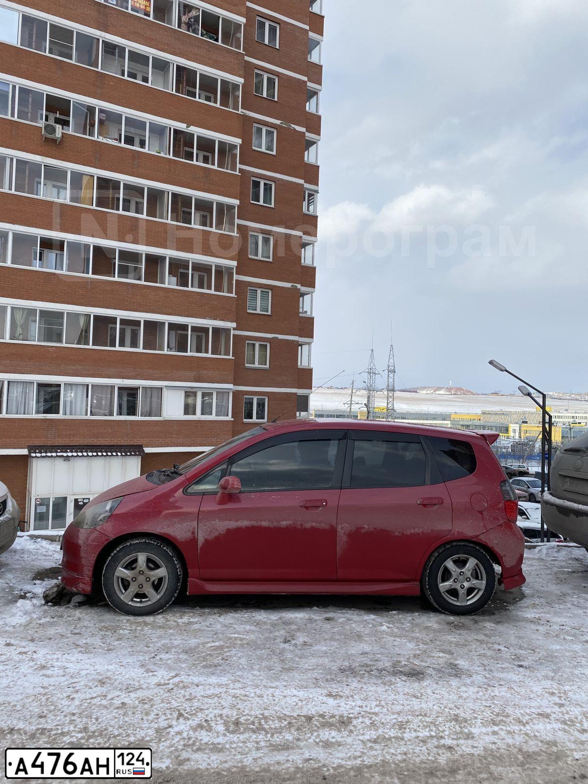 Фото автомобиля HONDA FIT, 2003 — госномер А476АН124