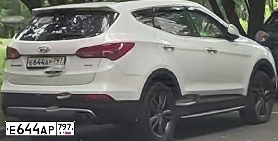 Фото автомобиля HYUNDAI SANTA FE, 2013 — госномер Е644АР797. Цвет: Белый