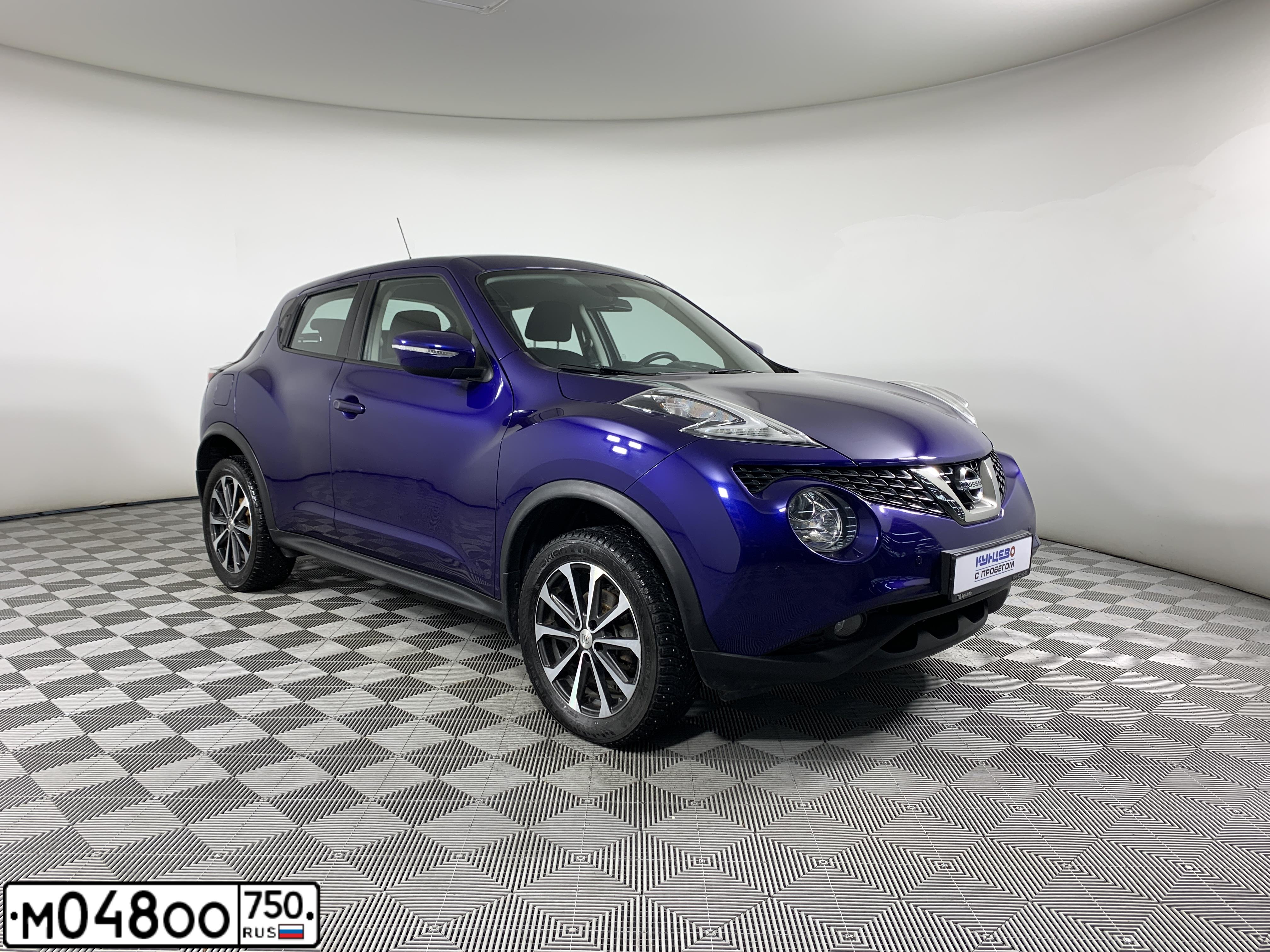 Фото автомобиля NISSAN JUKE, 2017 — госномер М048ОО750. Цвет: ТЕМНО-СИНИЙ