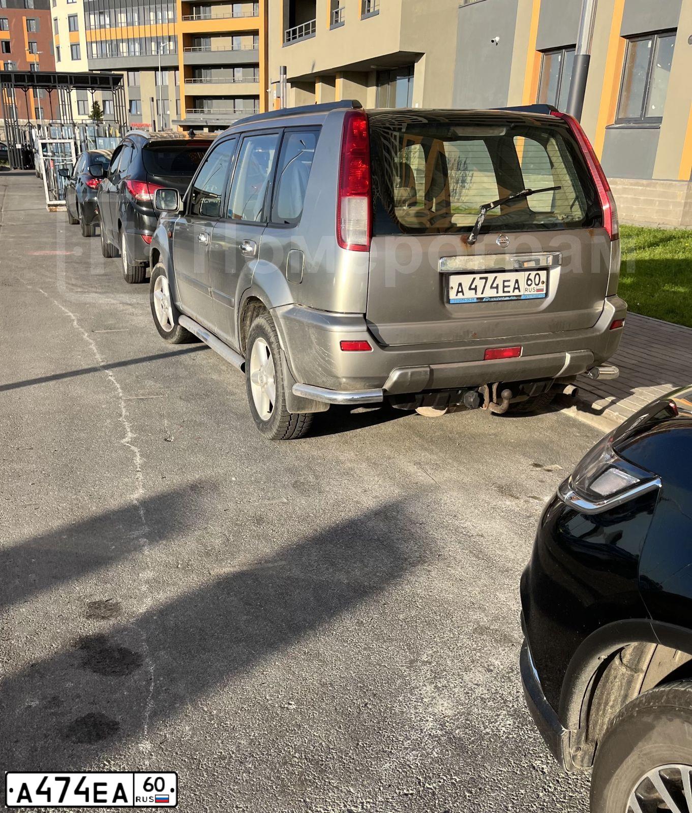 Фото автомобиля NISSAN X-TRAIL, 2002 — госномер А474ЕА60. Цвет: СВЕТЛО-СЕРЫЙ
