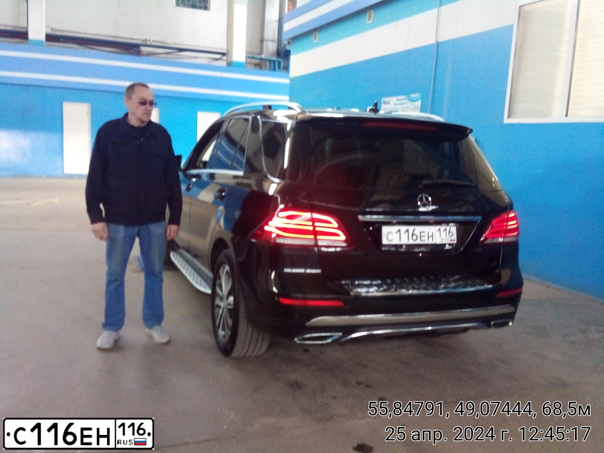 Фото автомобиля VOLKSWAGEN TIGUAN, 2015 — госномер М052КК790. Цвет: ЧЕРНЫЙ