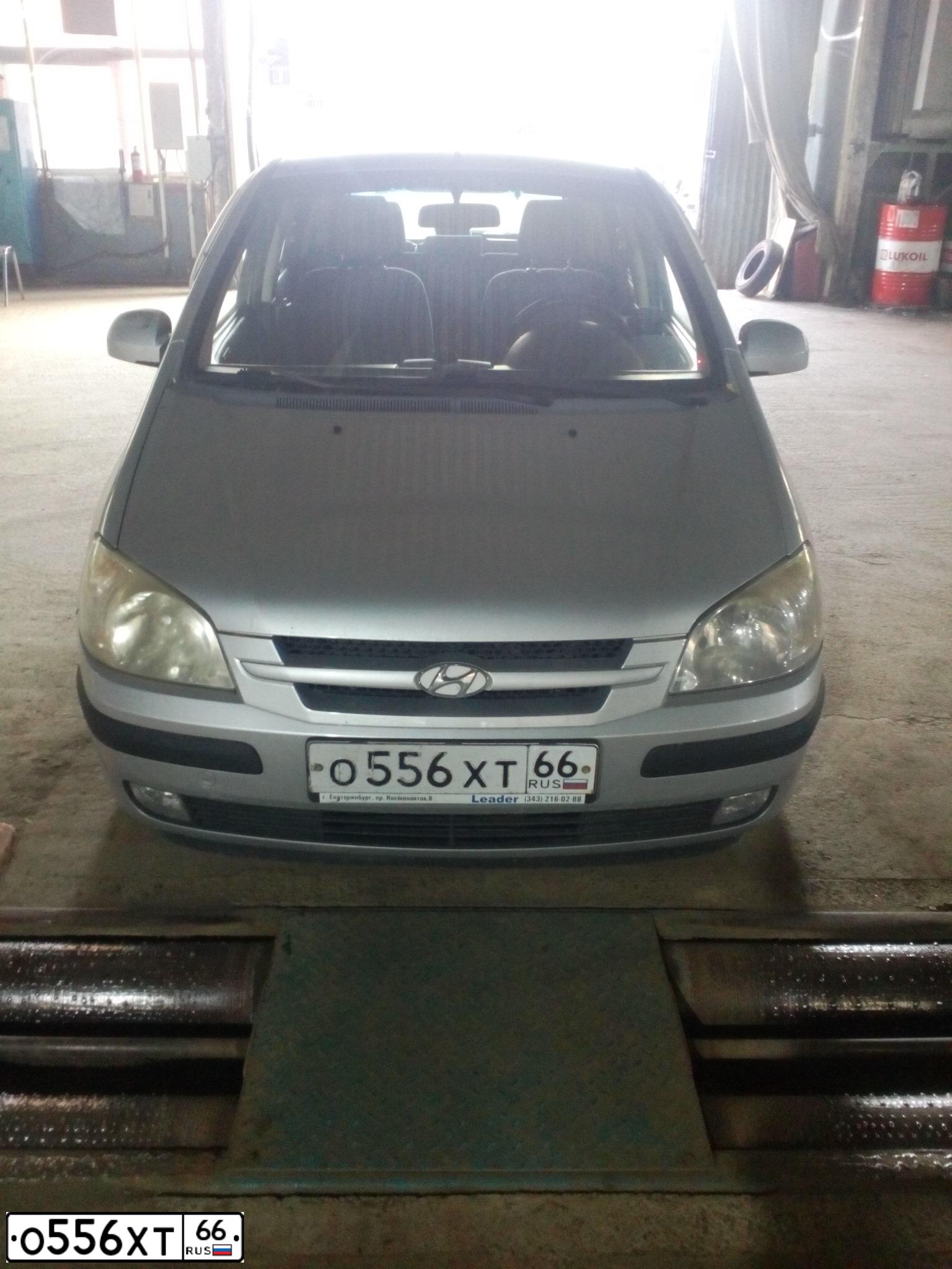 Фото автомобиля HYUNDAI GETZ, 2005 — госномер О556ХТ66. Цвет: СЕРЕБРИСТЫЙ